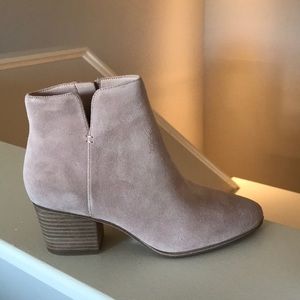 Light pink suede booties